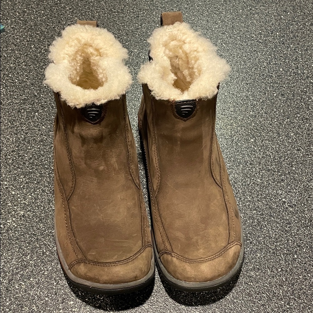 Acorn Men’s Brown Soft Leather Shearling-Lined Boots Size 11
